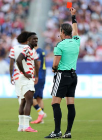 ‘18명 중 단 1명이 결정’ 발로건 징계 유예 전말…FIFA 위원장 독단적 결정에 논란 확산